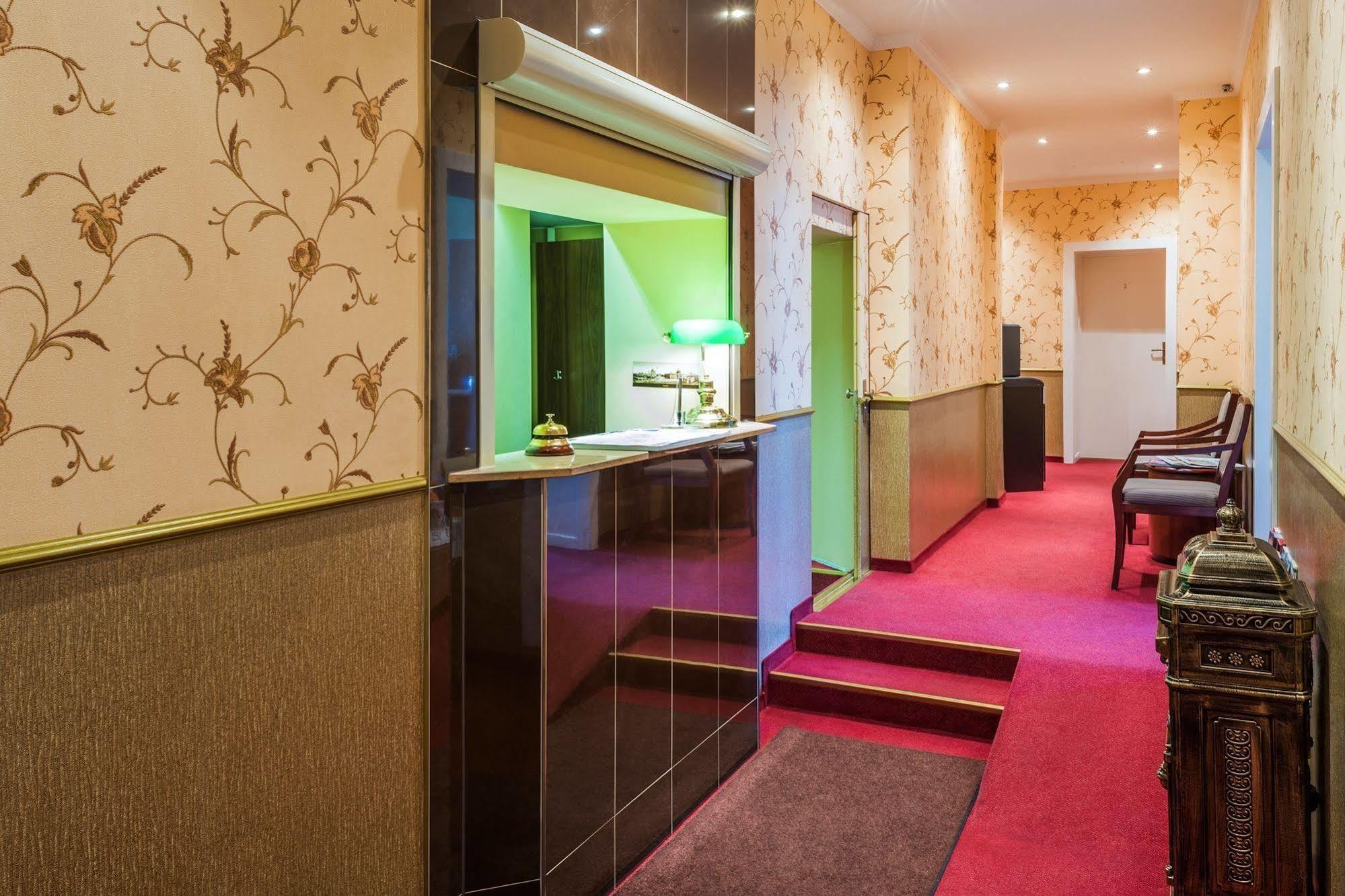 Hotel-Pension Michele Berlin Dış mekan fotoğraf